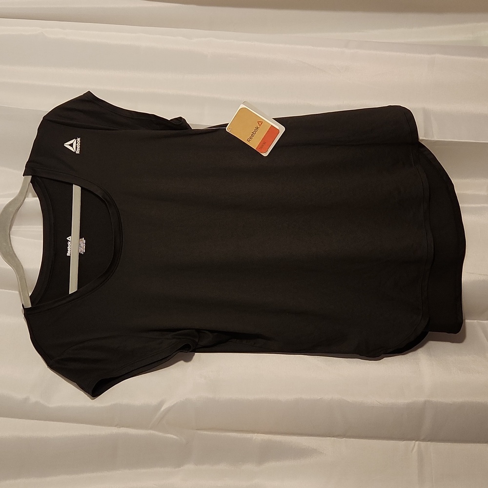 Reebok Women's Large black shirt. Training moisture managing black shirt